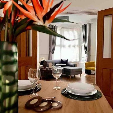 Anfield Home Sleeps 5 Close To Lfc Free Parking リヴァプール エクステリア 写真