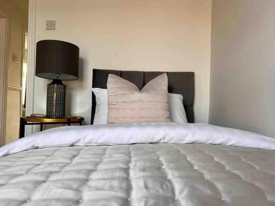 Anfield Home Sleeps 5 Close To Lfc Free Parking リヴァプール エクステリア 写真