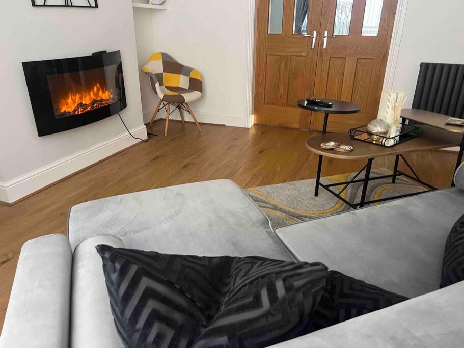 Anfield Home Sleeps 5 Close To Lfc Free Parking リヴァプール エクステリア 写真