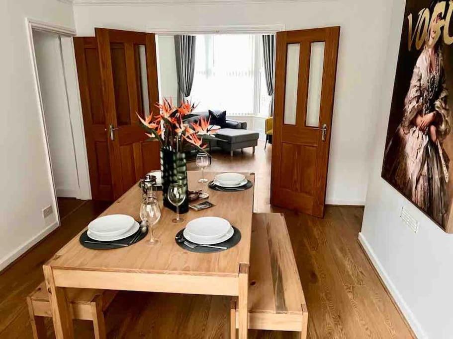 Anfield Home Sleeps 5 Close To Lfc Free Parking リヴァプール エクステリア 写真