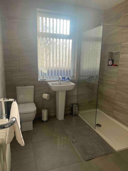 Anfield Home Sleeps 5 Close To Lfc Free Parking リヴァプール エクステリア 写真