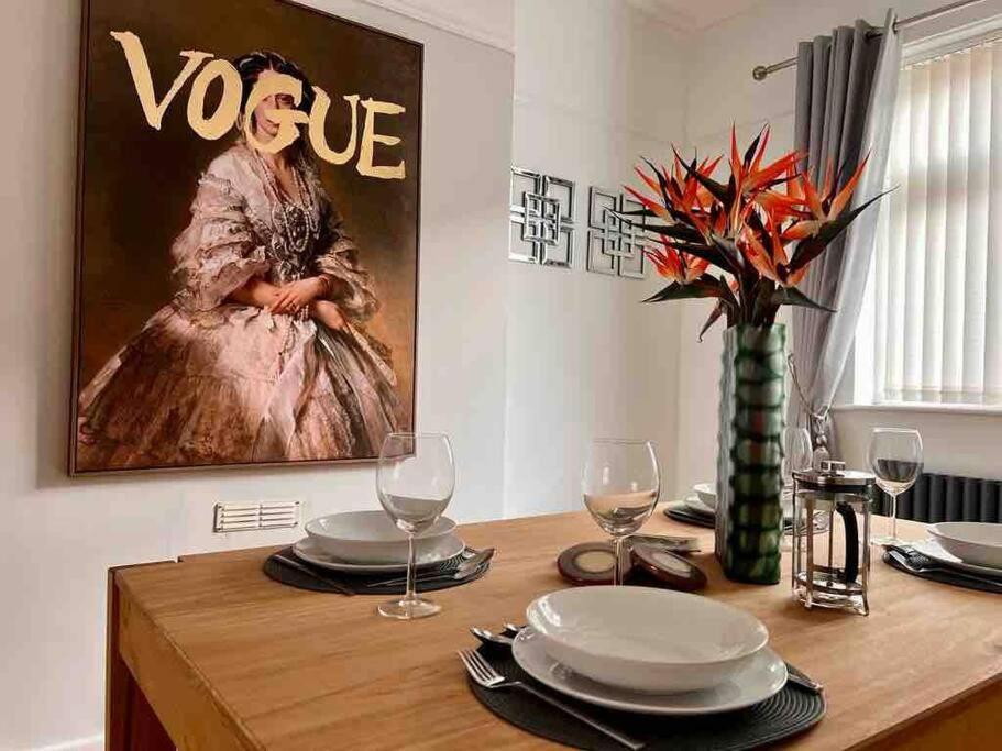 Anfield Home Sleeps 5 Close To Lfc Free Parking リヴァプール エクステリア 写真