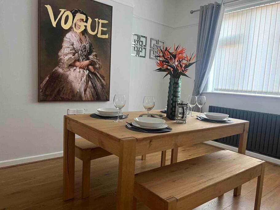 Anfield Home Sleeps 5 Close To Lfc Free Parking リヴァプール エクステリア 写真