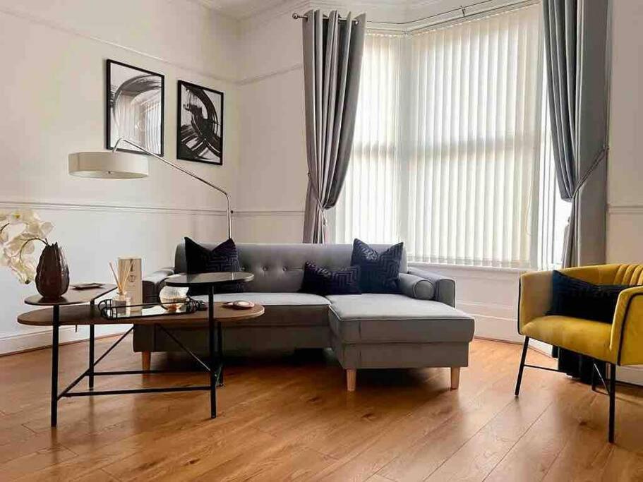 Anfield Home Sleeps 5 Close To Lfc Free Parking リヴァプール エクステリア 写真