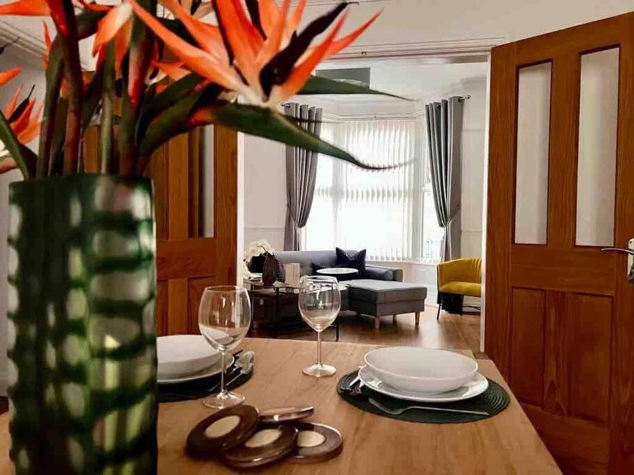 Anfield Home Sleeps 5 Close To Lfc Free Parking リヴァプール エクステリア 写真