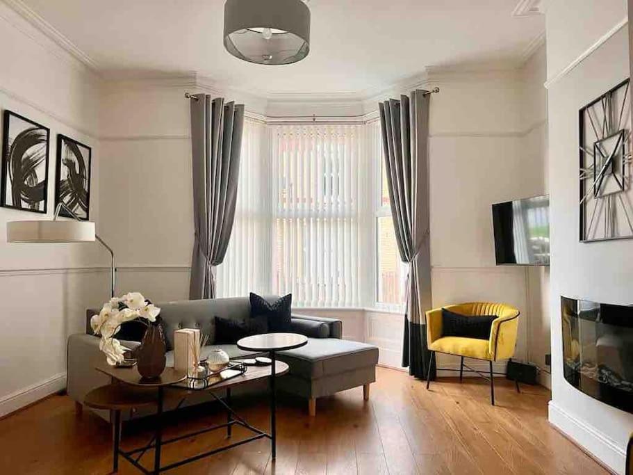 Anfield Home Sleeps 5 Close To Lfc Free Parking リヴァプール エクステリア 写真